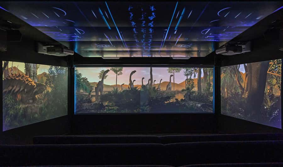Queenstown: Hidden Underwater Theatre Experience - The 14-minute journey from dinosaurs to Queenstown