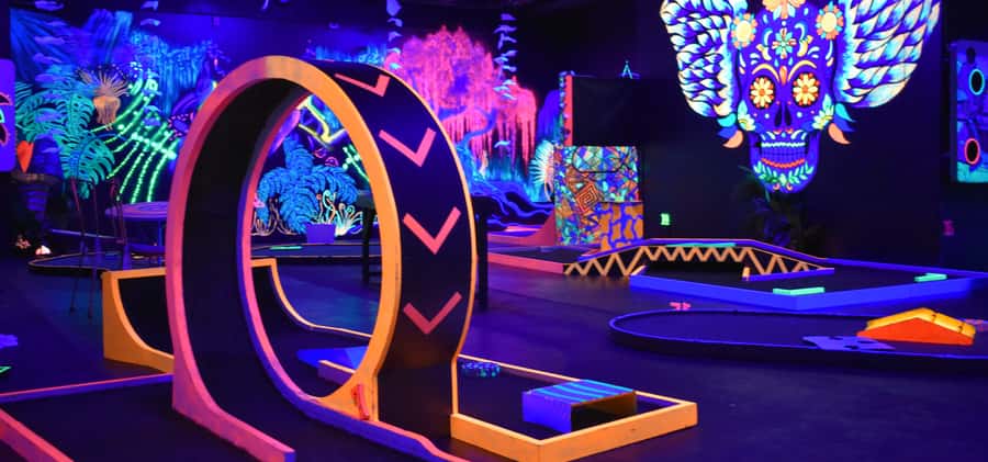 Queenstown: Indoor Putt 'n' Glow Mini Golf - Nine holes with more than putting