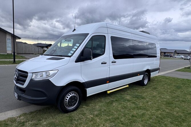 Queenstown International Airport To and From City Center Transfer - Group size, child seats, and private service
