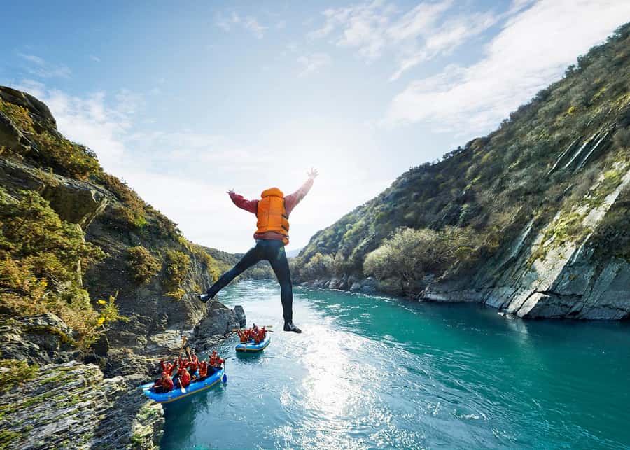Queenstown: Kawarau River Rafting and Jet Boat Ride - Eight kilometers of Kawarau whitewater