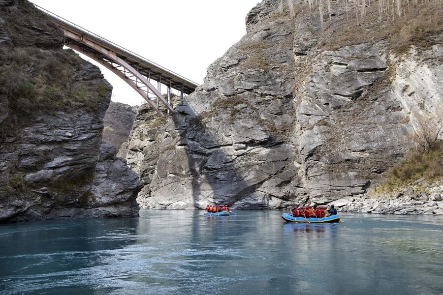 Queenstown: Kawarau River Rafting and Jet Boat Ride - Swimming and the optional cliff jump