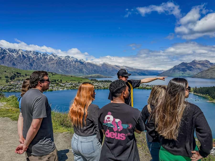 Queenstown: Lord of the Rings Locations Half-Day Tour - Lake Hayes: a quieter view of Middle-earth