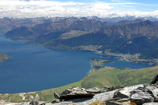 Queenstown Memories Helicopter Flight - Seeing the Remarkables from above