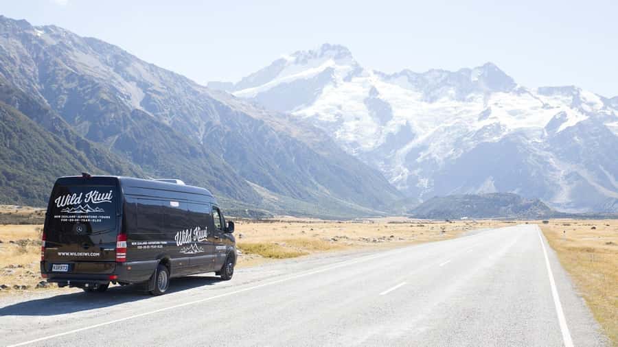 Queenstown: Milford Sound Day Trip - Cruise & Picnic Lunch - The long road from Queenstown to Milford Sound