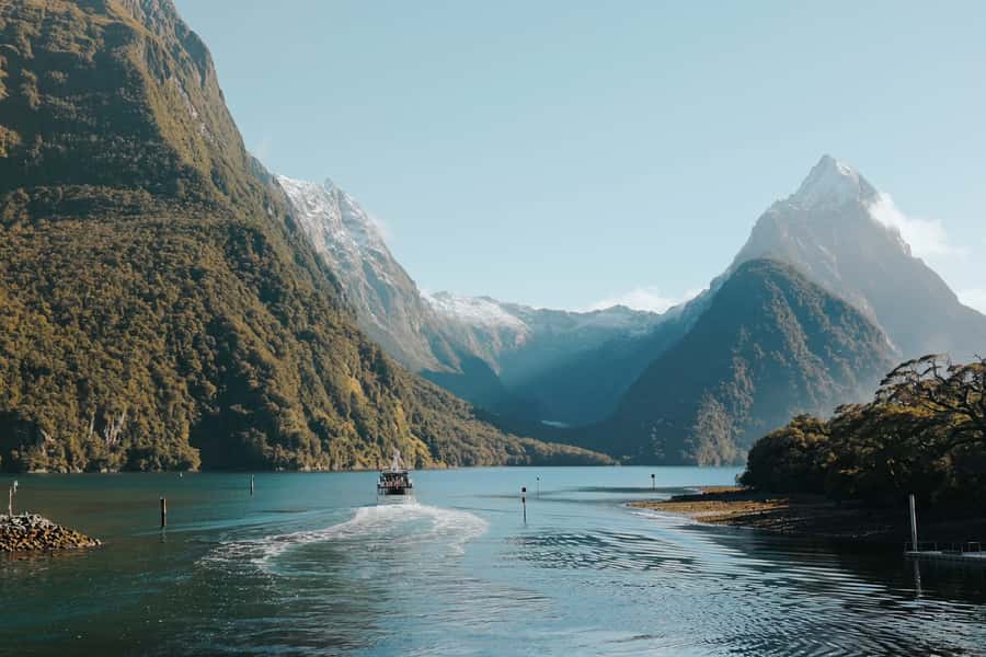 Queenstown: Milford Sound Flight and Cruise - Crossing the Dart River Valley and Mount Aspiring National Park