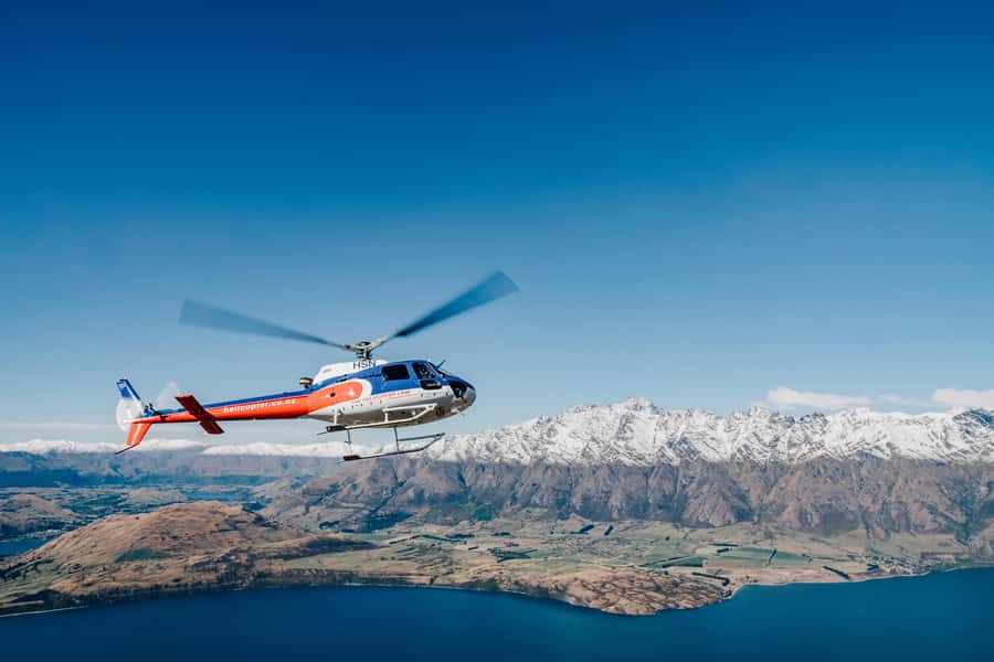 Queenstown: Pilot's Choice Helicopter Tour & Alpine Landing - Seven minutes back over Queenstown