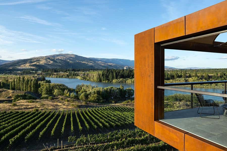 Queenstown: Premium Full-Day Central Otago Wine Tasting Tour - Why this seven-hour wine day works