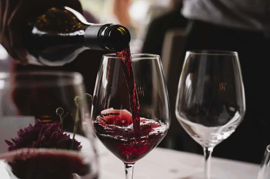 Queenstown: Premium Full-Day Central Otago Wine Tasting Tour - Kinross Winery and the first tasting