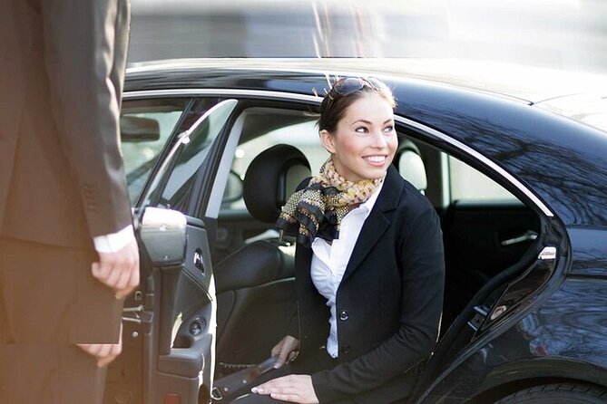 Queenstown Private Airport Transfer: Door to Door Service - A good fit for families and groups