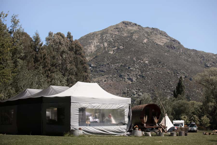 Queenstown: Riverside Sauna and Cold Plunge Experience - What the indoor facilities add