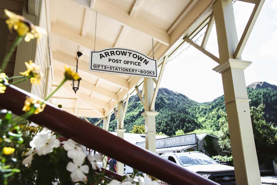Queenstown: Scenic Highlights, Tour with Wine & Lake Cruise - Kawarau Bridge brings the adrenaline