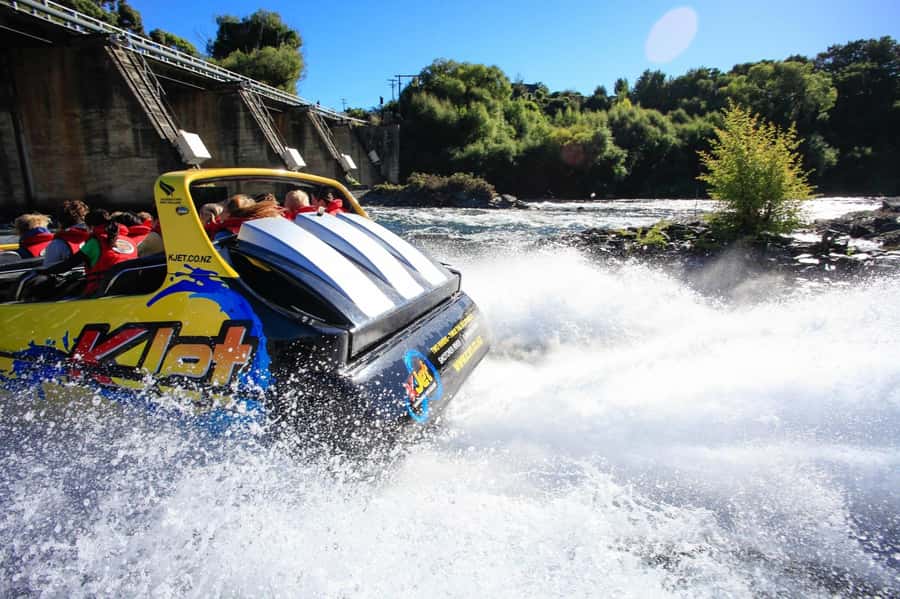 Queenstown: Shotover River and Kawarau River Jet Boat Ride - Crossing Lake Wakatipu starts the 45-kilometre rush