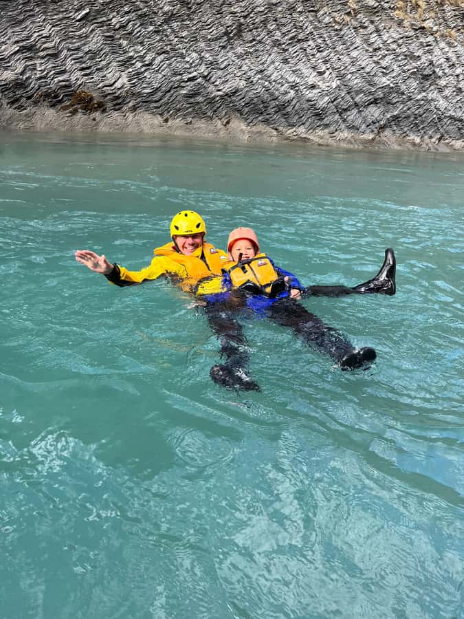 Queenstown: Shotover River Rafting & Skippers Canyon Tour - The people running the day