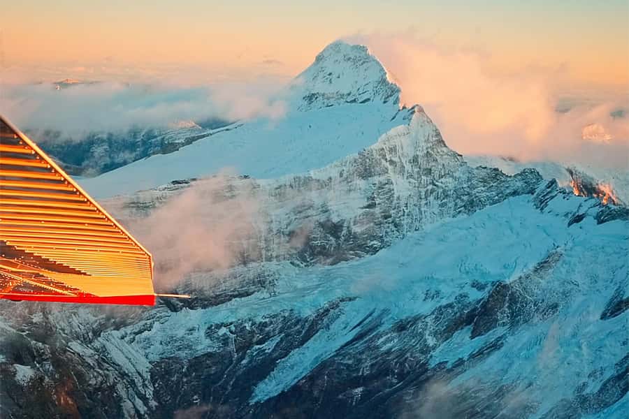 Queenstown: Sunrise Glacier Scenic Flight - First light over Mt. Aspiring