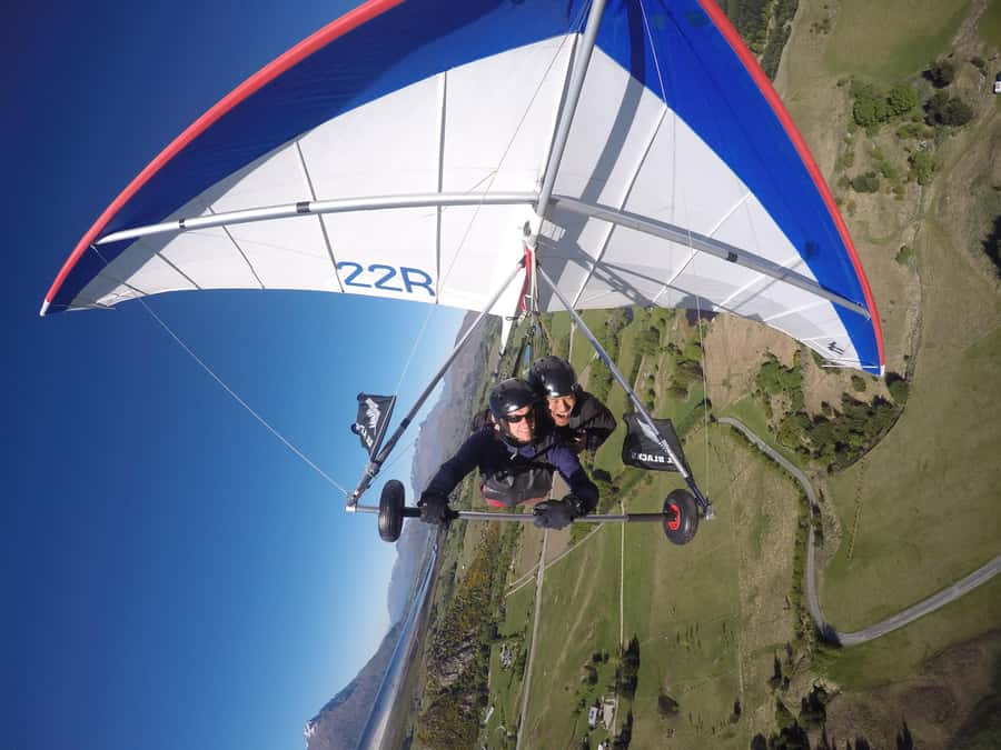 Queenstown: Tandem Hang Gliding Experience - Preparing for takeoff with a certified pilot