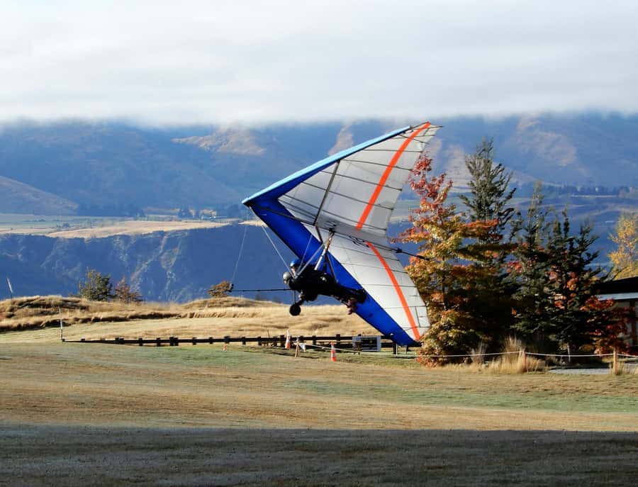 Queenstown: Tandem Hang Gliding Experience - Meeting the SkyTrek team at the Ziptrek shop