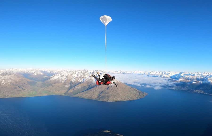 Queenstown: Tandem Skydive Experience - Freefall at 200 kilometres per hour