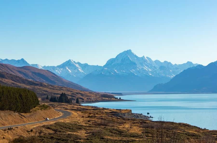 Queenstown to Christchurch via Mt Cook One-Way Tour - Lake Pukaki delivers the classic Mt Cook view