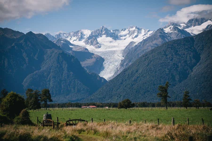 Queenstown to Franz Josef small group tour (one-way) - Lake Hāwea and the road toward Haast Pass