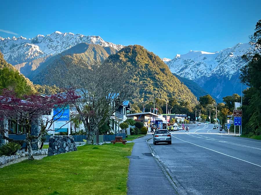 Queenstown to Franz Josef small group tour (one-way) - Lunch at The Hard Antler
