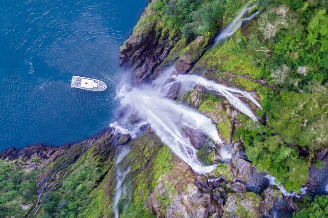 Queenstown to Te Anau via Milford Sound inc Cruise & Lunch - The two-hour Milford Sound cruise