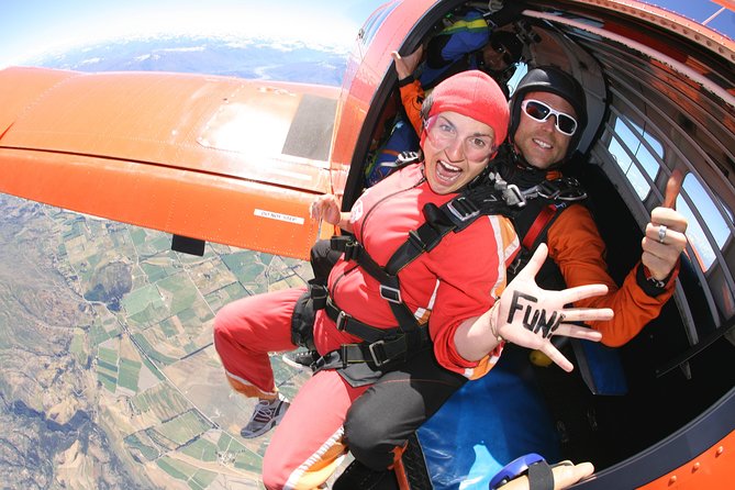 Skydive Wanaka - Meeting your tandem master