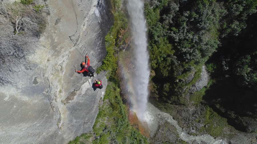 Wanaka: 6-hour Advanced Waterfall Cable Climb - Climbing the full waterfall to the top