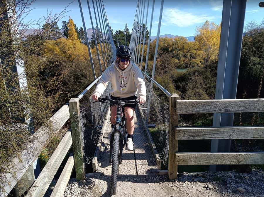 Wānaka And Hāwea: Trail Ride on Bike or E-Bike - Getting set up at Lake Hāwea
