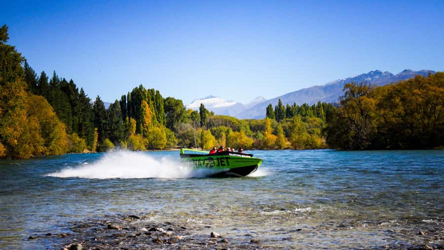Wanaka: Jet Boat Ride on Clutha River - Mountain views between the rapids