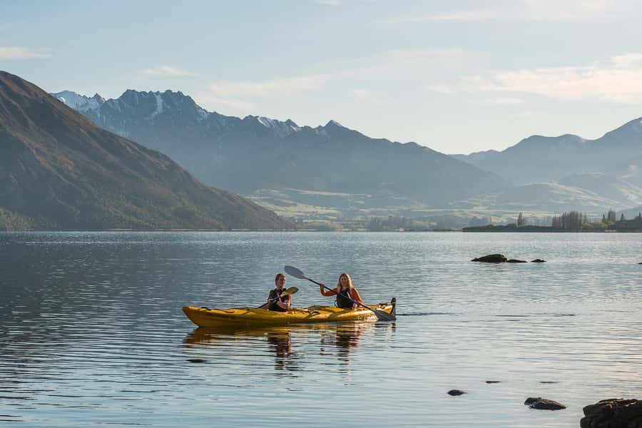Wanaka: Lake Wanaka Guided Kayak Tour - How hard is 7 km for a beginner?