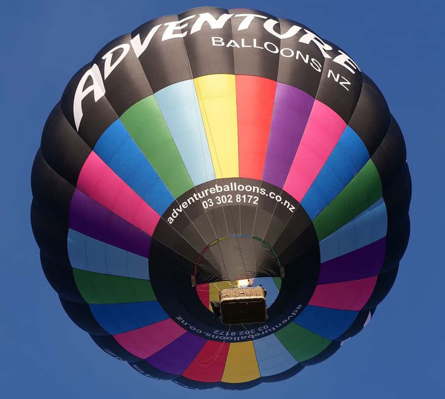 Wanaka: Scenic Hot Air Balloon Flight - One hour above Lake Wanaka and Lake Hawea