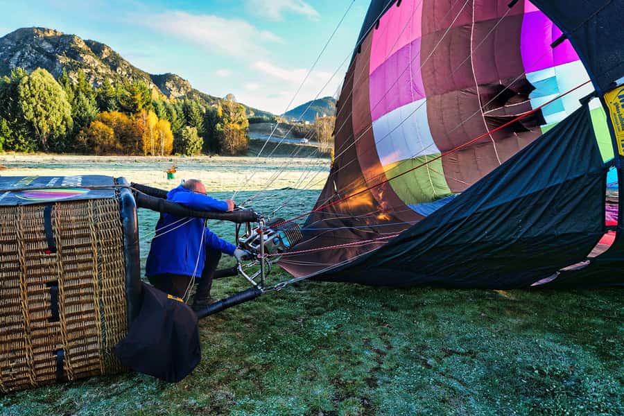 Wanaka: Scenic Hot Air Balloon Flight - The value of free photographs in the air